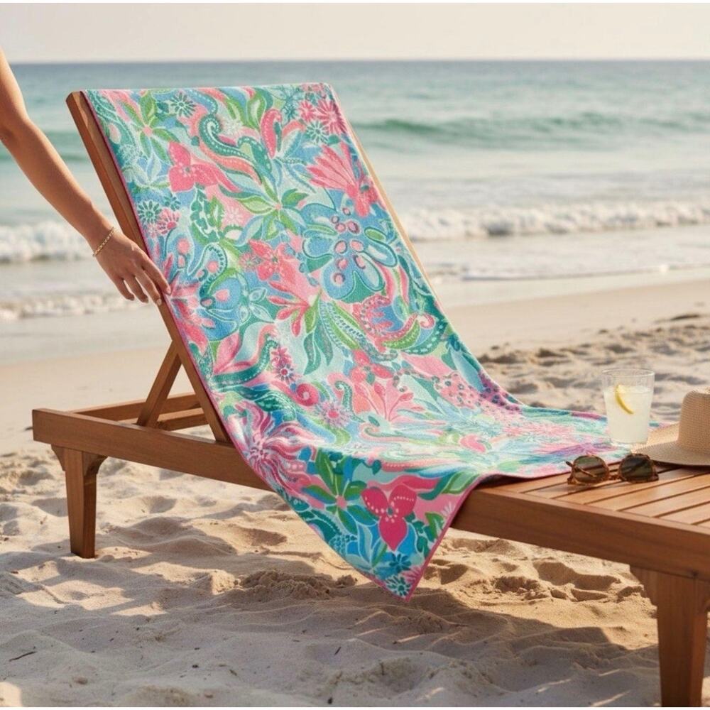 Lilly Pulitzer Oversized EUC Lounge Beach Towel Tropical Floral 40x72 Inch 541